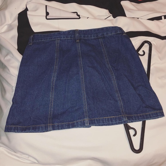 Skirt - Picture 2 of 3